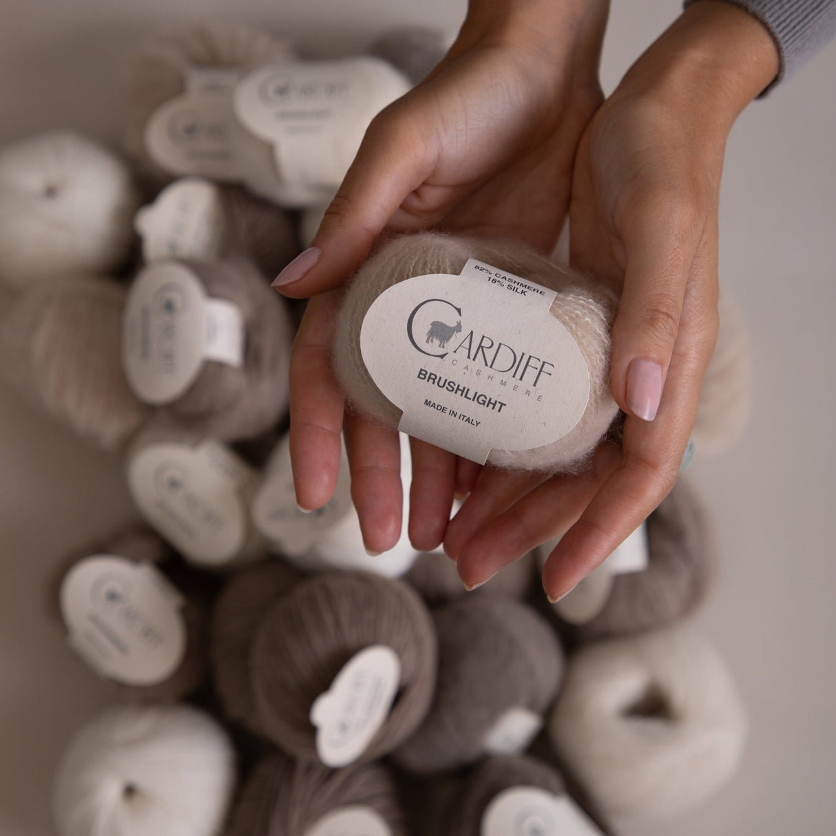 Cardiff Brushlight – Laine de soie et cachemire brossée DK (25 g / 138 m)