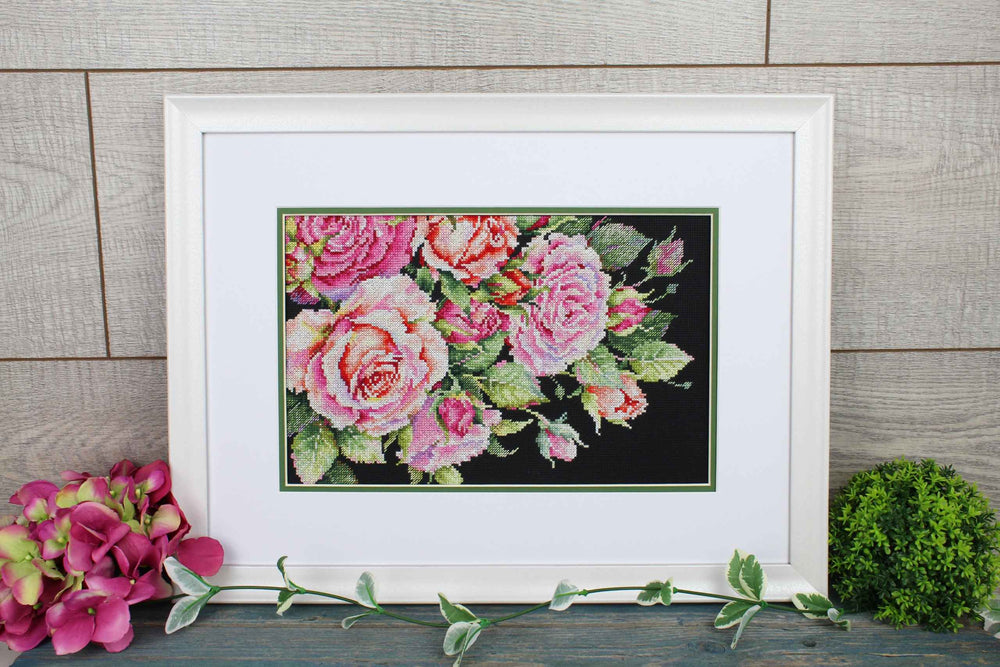 Kit de Punto de Cruz MP Studia SNV-949 – Noble Roses