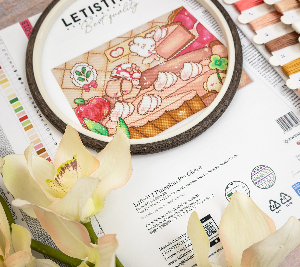 Presentación del kit Letistitch L10-013 Pumpkin Pie Chase