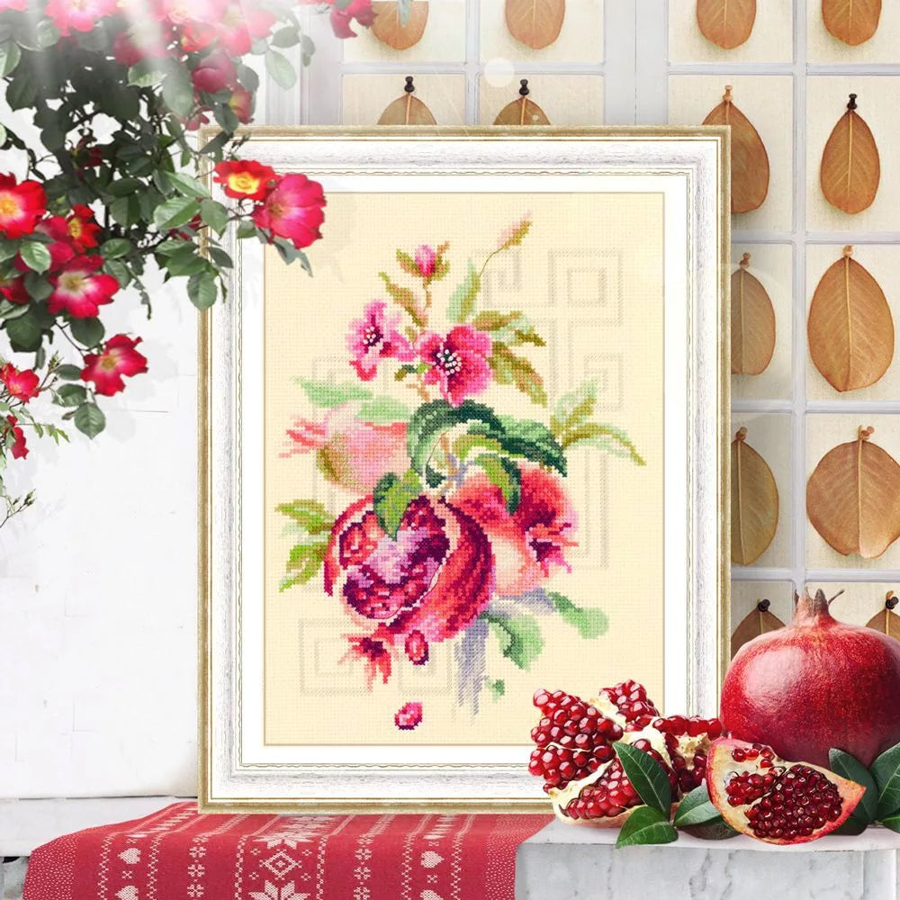 100-212 Grenade. Kit point de croix aiguille magique