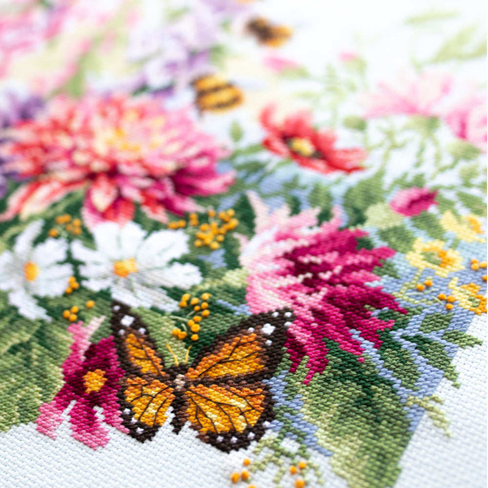 130-032 Rouges-gorges chanteurs. Kit point de croix aiguille magique