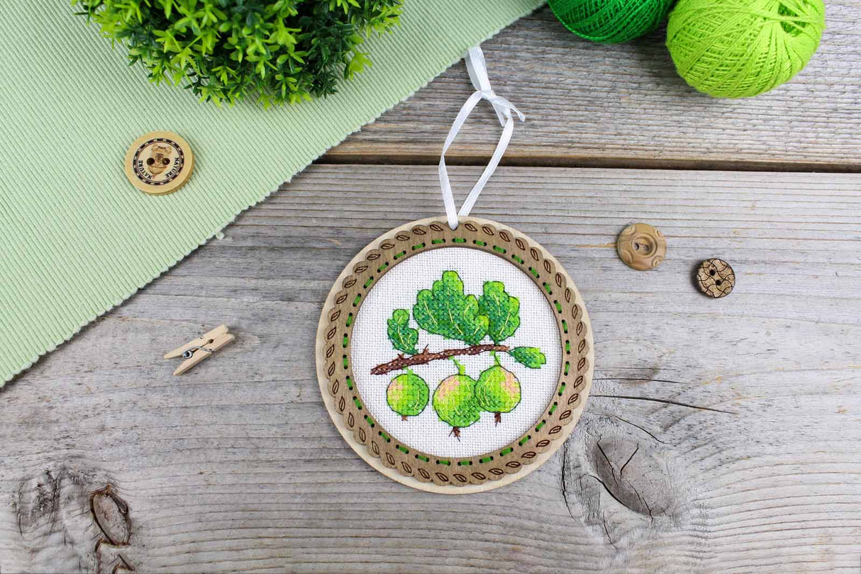 Bordado en madera MP Studia SO-130 – Miniatura “Bayas del campo: Grosellas”