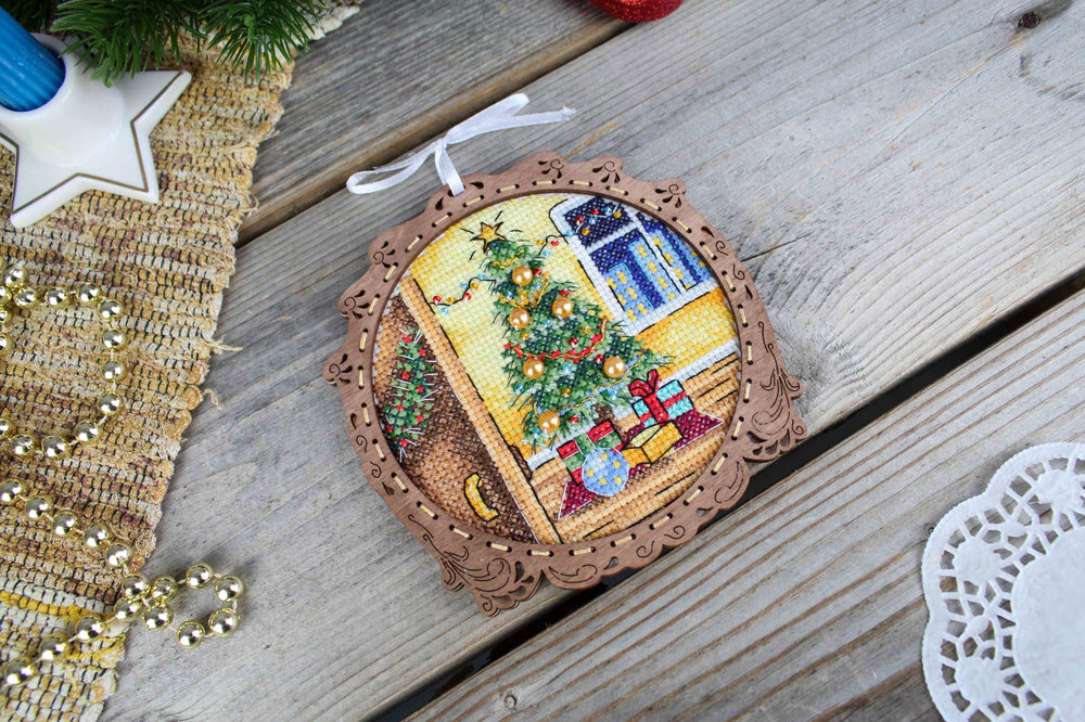 Kit de point de croix sur socle en bois "Miniature. Fiesta" SO-118 MP Studia