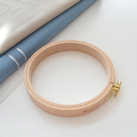 120 Bastidor Circular de Madera Nurge de 24 mm: Un Compañero Robusto para Bordados Exquisitos