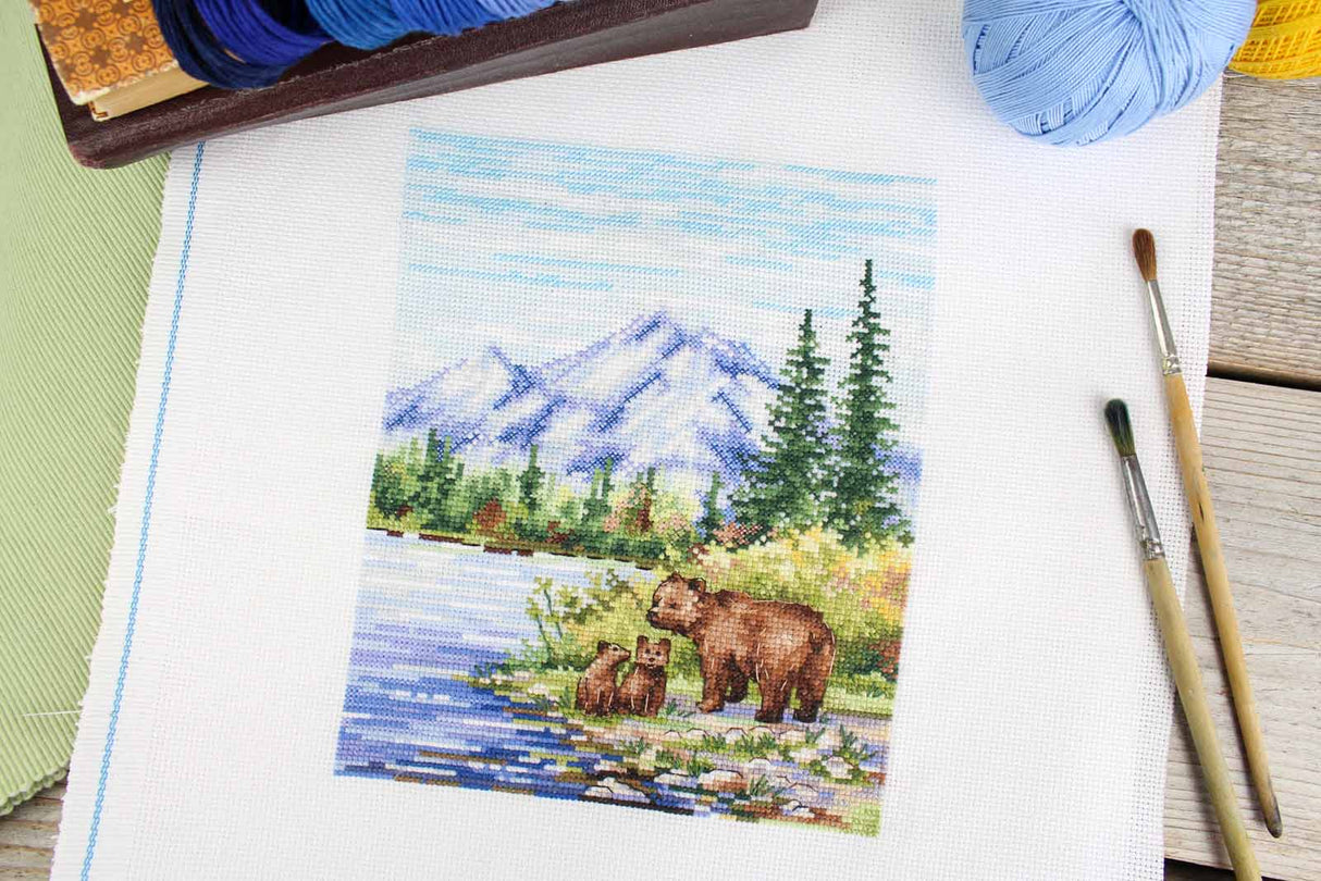 Kit de Punto de Cruz MP Studia SNV-934 – By the Mountain River