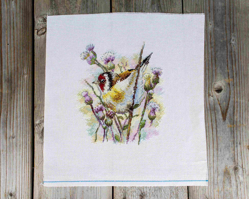 Chardonneret tapi – Kit de broderie au point de croix MP Studia SNV-921