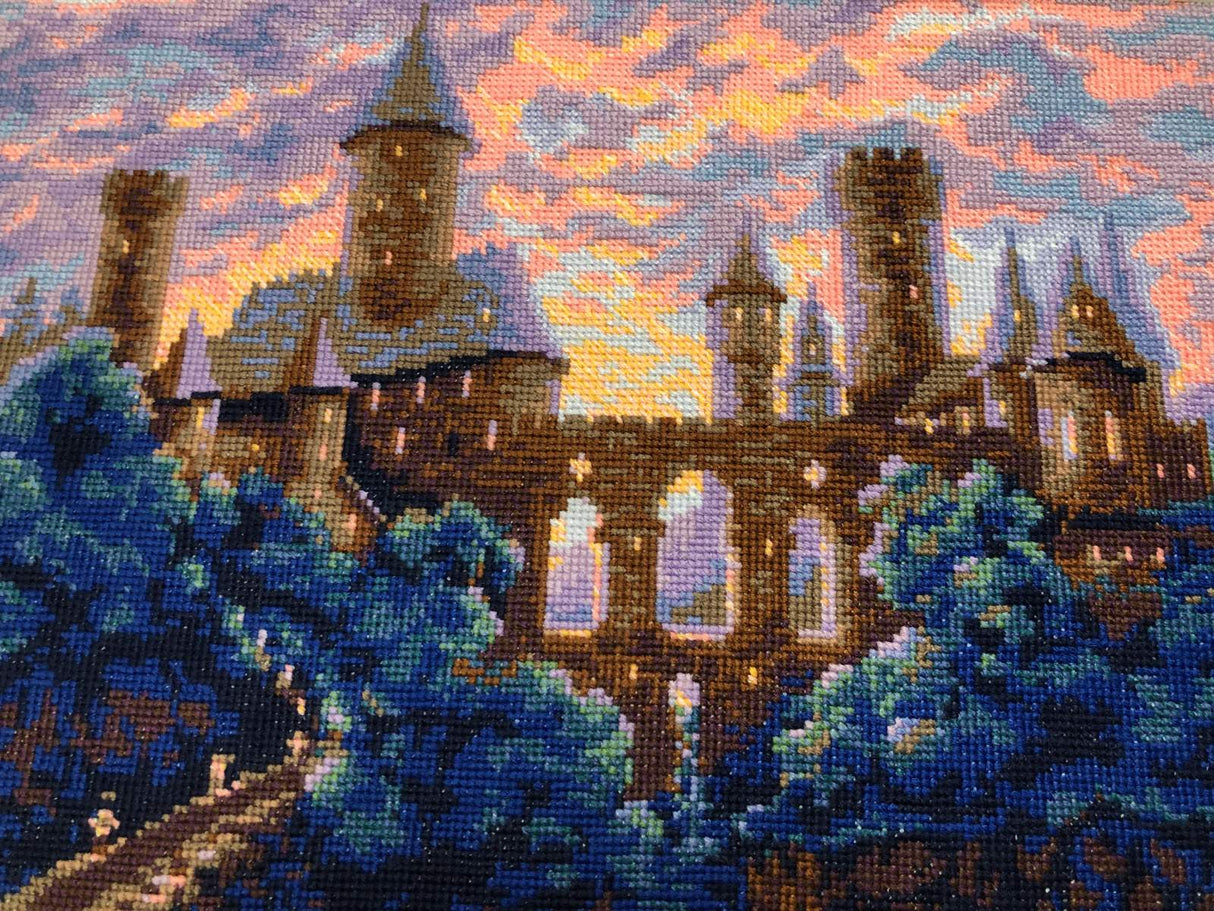 Kit de Punto de Cruz "Castillo Misterioso" 1909