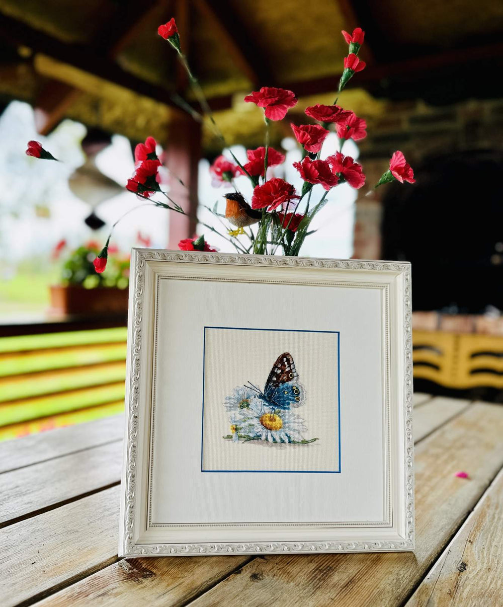 Kit au point de croix : "Beauté fragile" Riolis 2220