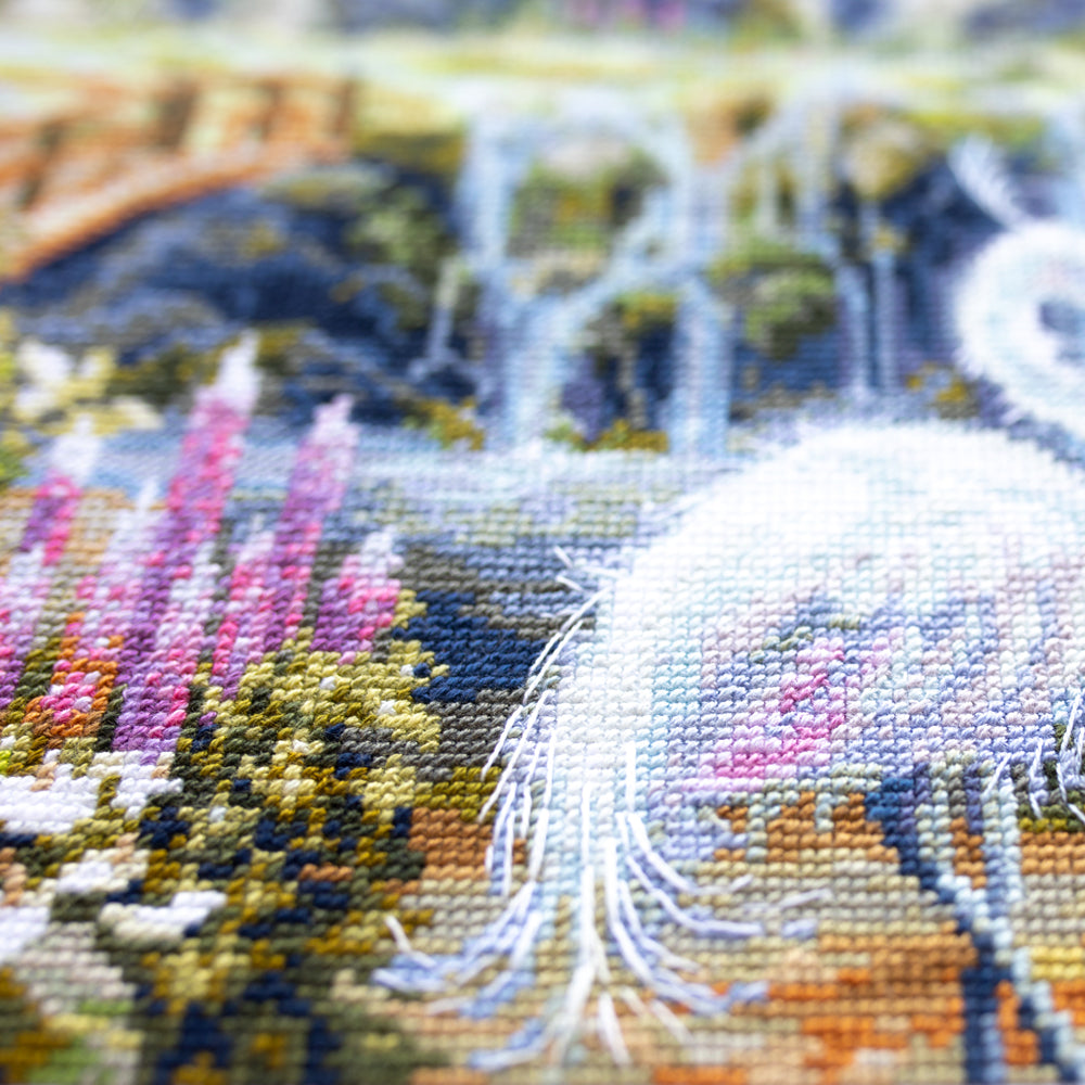 550-756 Good morning. Magic Needle Cross Stitch Kit