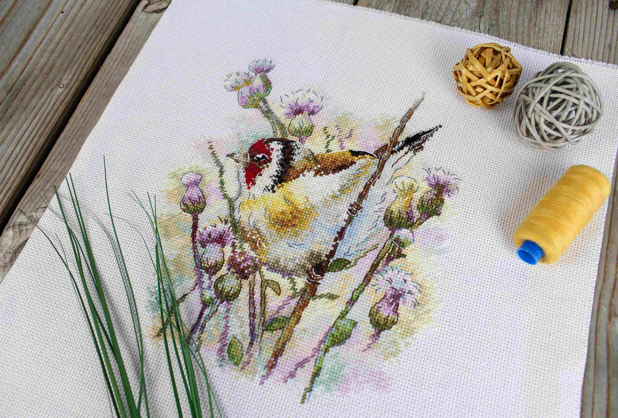 Chardonneret tapi – Kit de broderie au point de croix MP Studia SNV-921