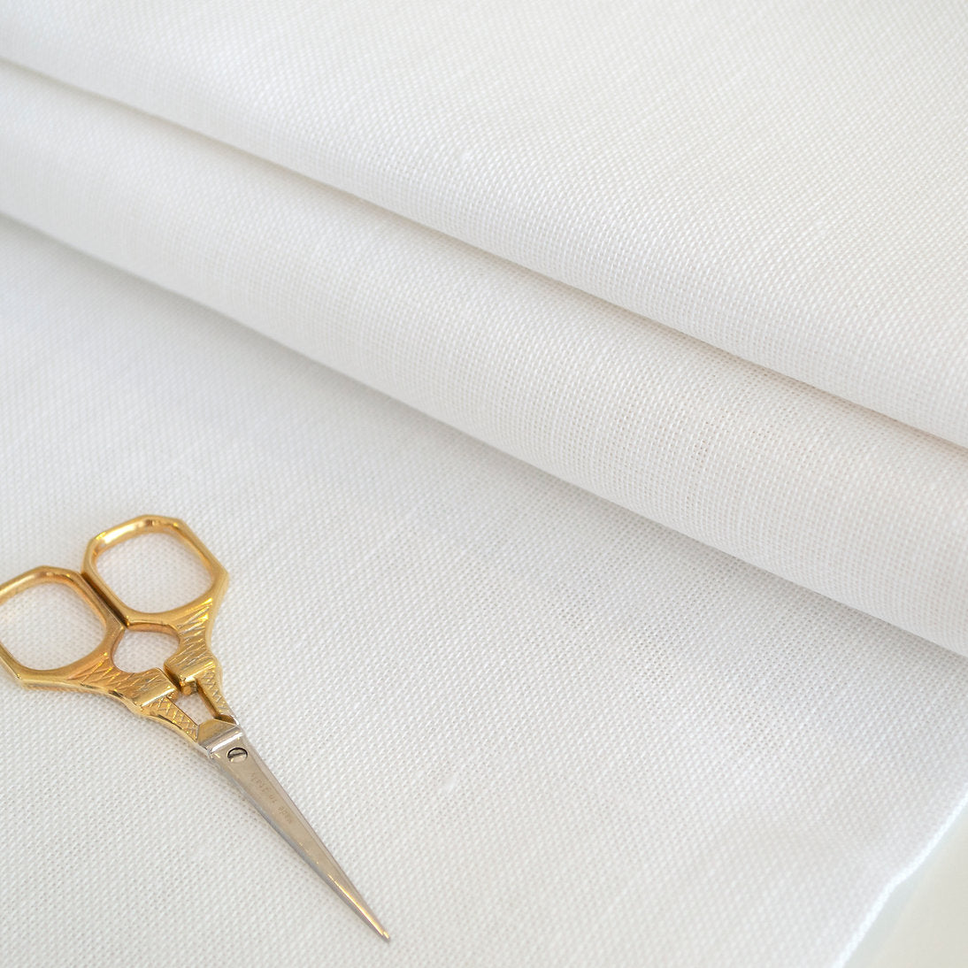 3604/100 Tissu en lin Dublin 25 ct. ZWEIGART Blanc