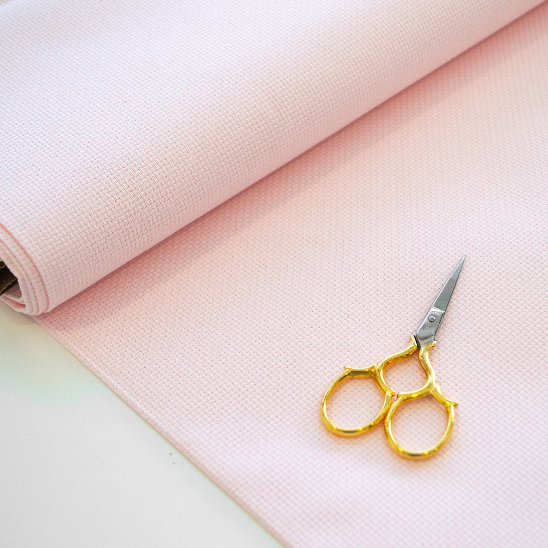 3706/4110 Tissu AIDA 14 fils. Bo-Peep Rose ZWEIGART pour point de croix