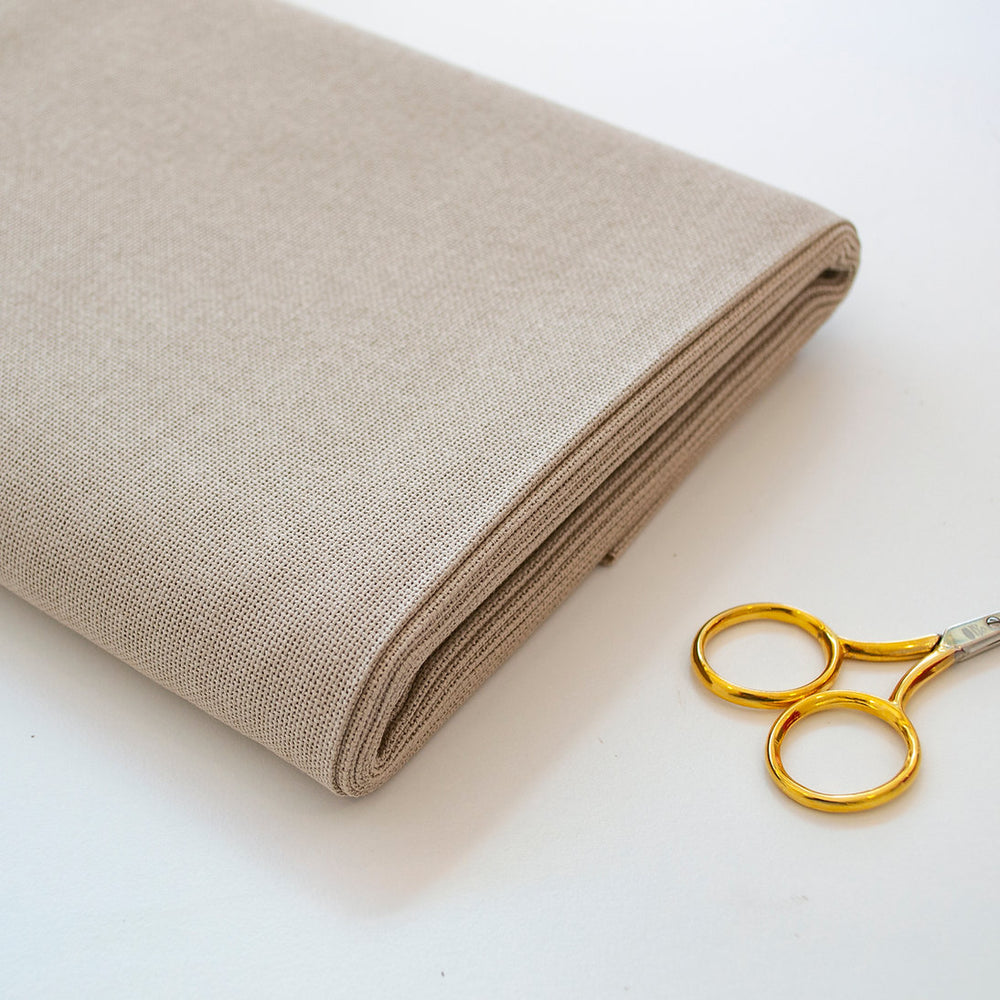 3835/779 Tissu Lugana 25 ct. Taupe légère ZWEIGART pour point de croix