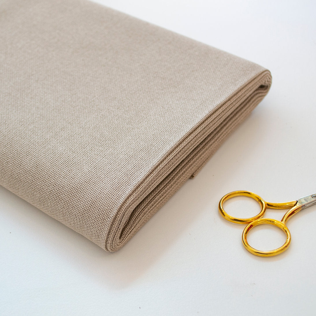3835/779 Tissu Lugana 25 ct. Taupe légère ZWEIGART pour point de croix