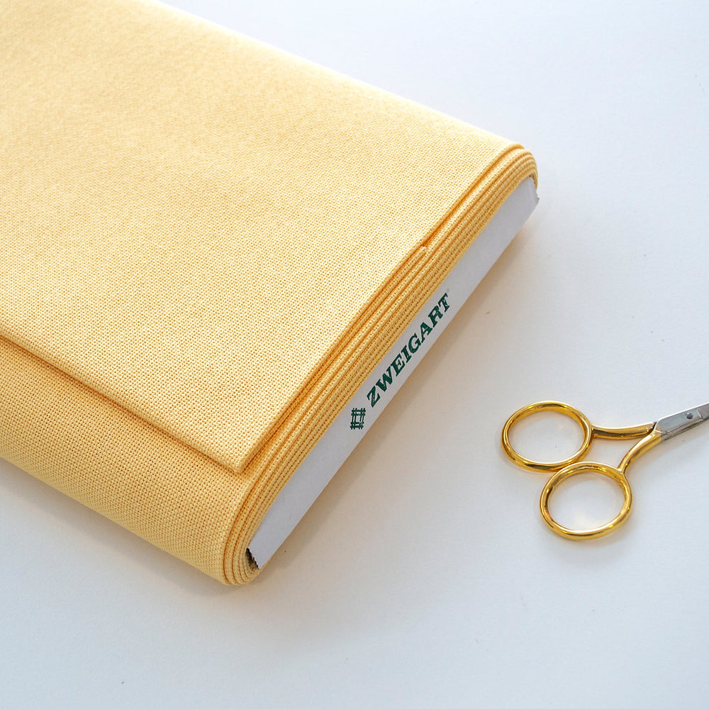 3835/205 Tela Lugana 25 ct. Amarillo de ZWEIGART para punto de cruz