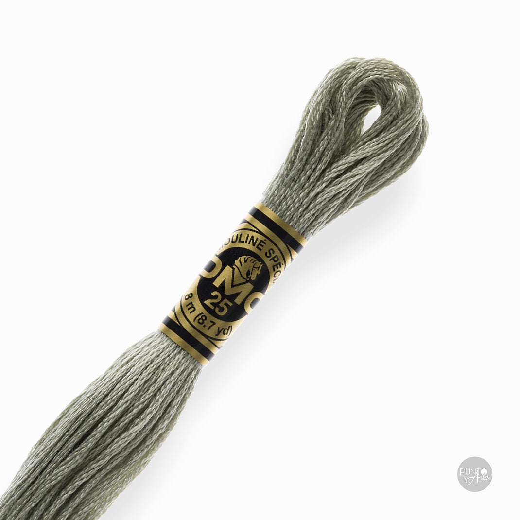 647 DMC Embroidery Thread Mouliné Spécial 117MC 8 meters