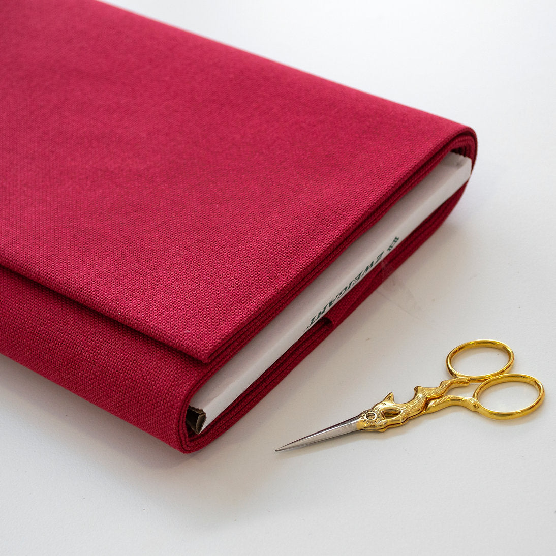 3835/906 Tela Lugana 25 ct. Color Victorian Red de ZWEIGART para punto de cruz