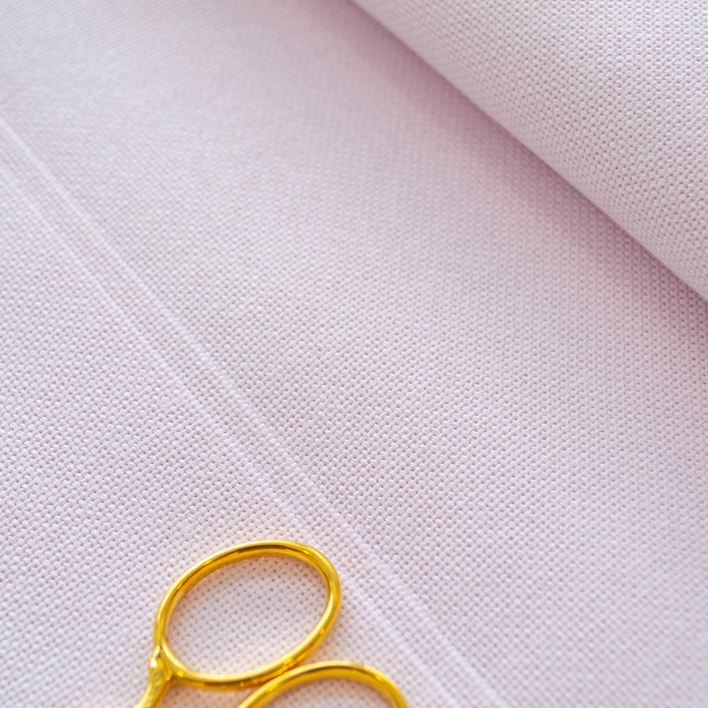 3835/443 Tela Lugana 25 ct. Color Pastel Pink de ZWEIGART para Punto de Cruz