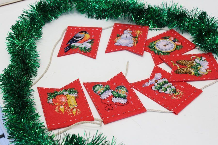 Garland - ST-1017 MP Studia - Cross Stitch Kit