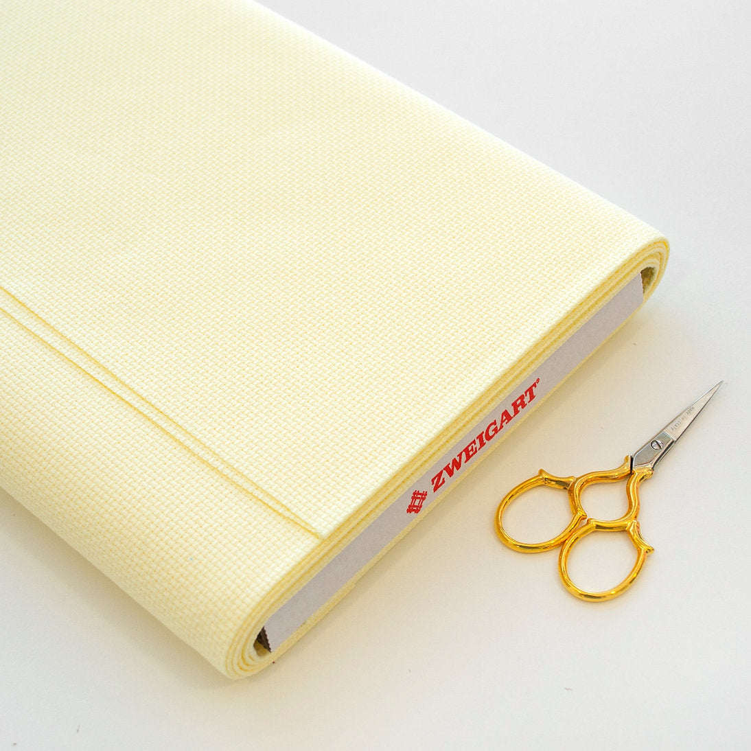 3706/2030 Tissu AIDA 14 fils. ZWEIGART Couleur Jaune pour point de croix
