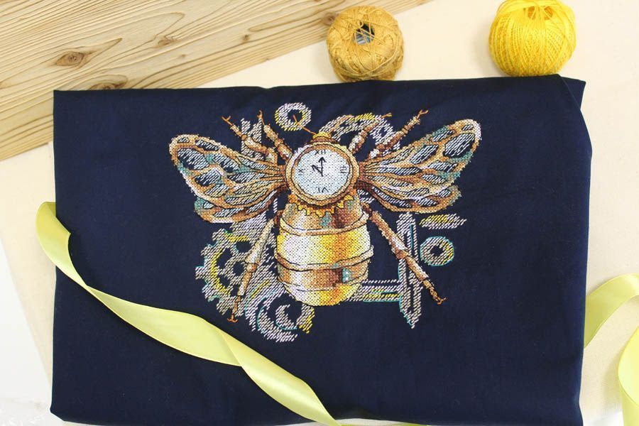 Kit de Punto de Cruz 'Bumblebee' - SV-808 MP Studia