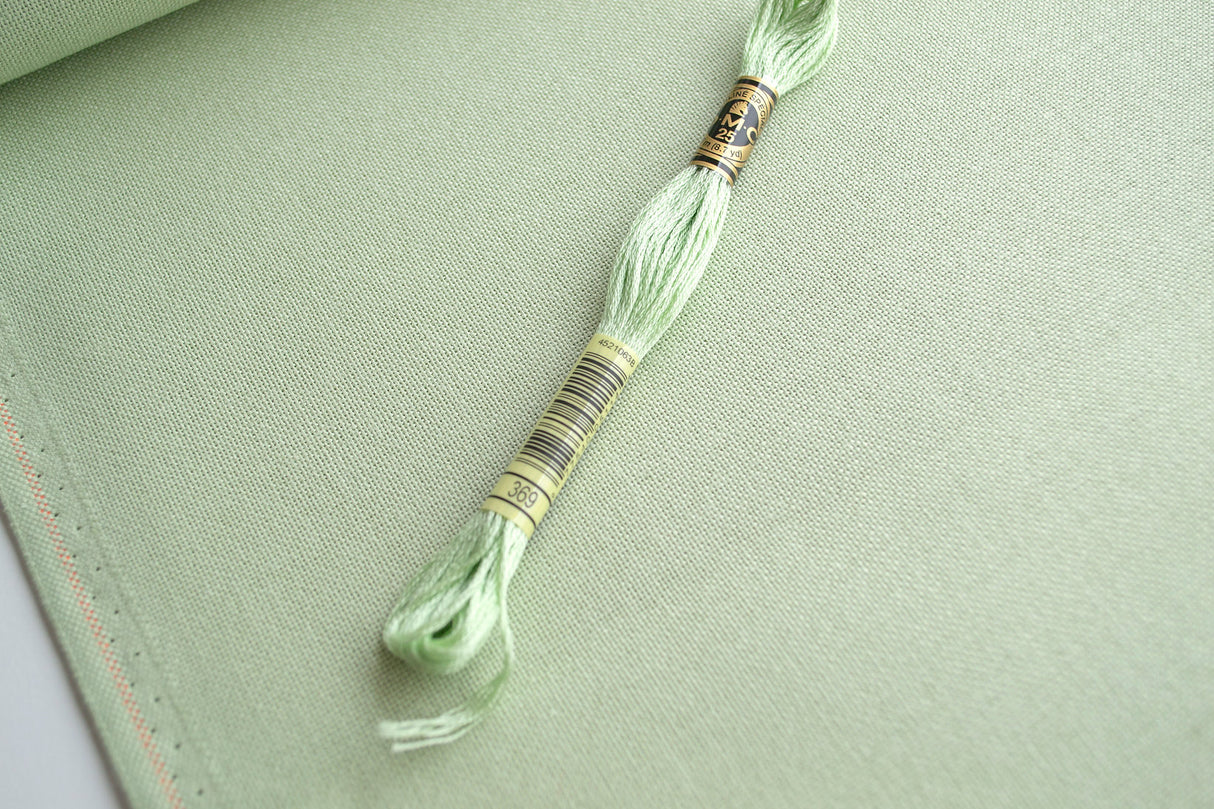 3984/6083 Tissu Murano Lugana 32 ct. Vert de ZWEIGART pour le point de croix