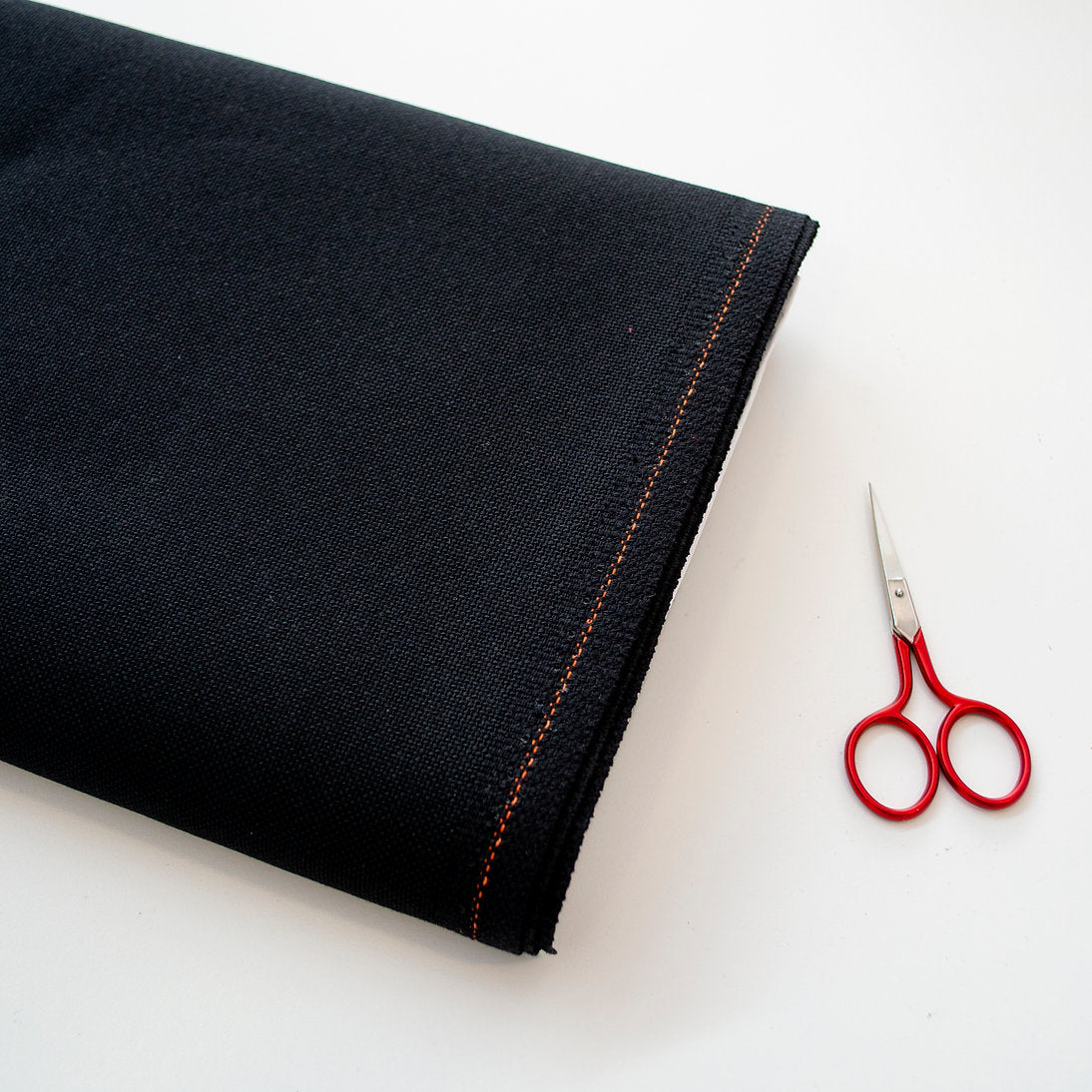 3835/720 Tela Lugana 25 ct. Color Negro ZWEIGART Tela para punto de cruz