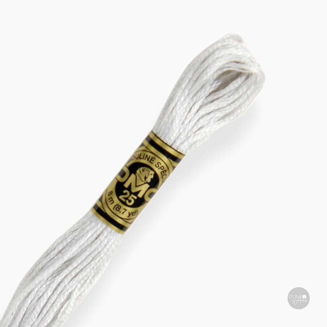 01 DMC Embroidery Thread Mouliné Spécial 117MC 8 meters