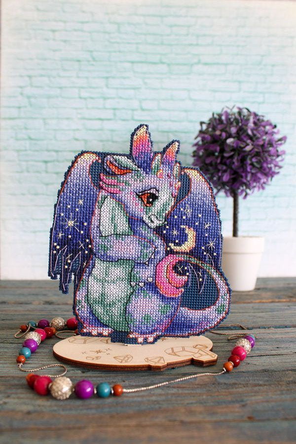 Kit de Punto de Cruz. Dragón de la Luna - MP Studia SR-891