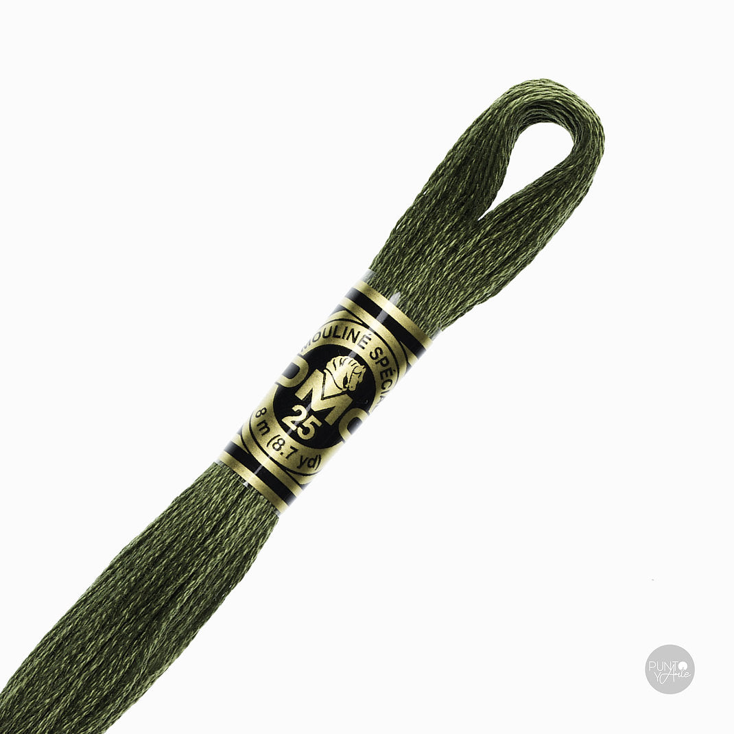 3051 Fil à broder DMC Mouliné Spécial 117MC 8 mètres