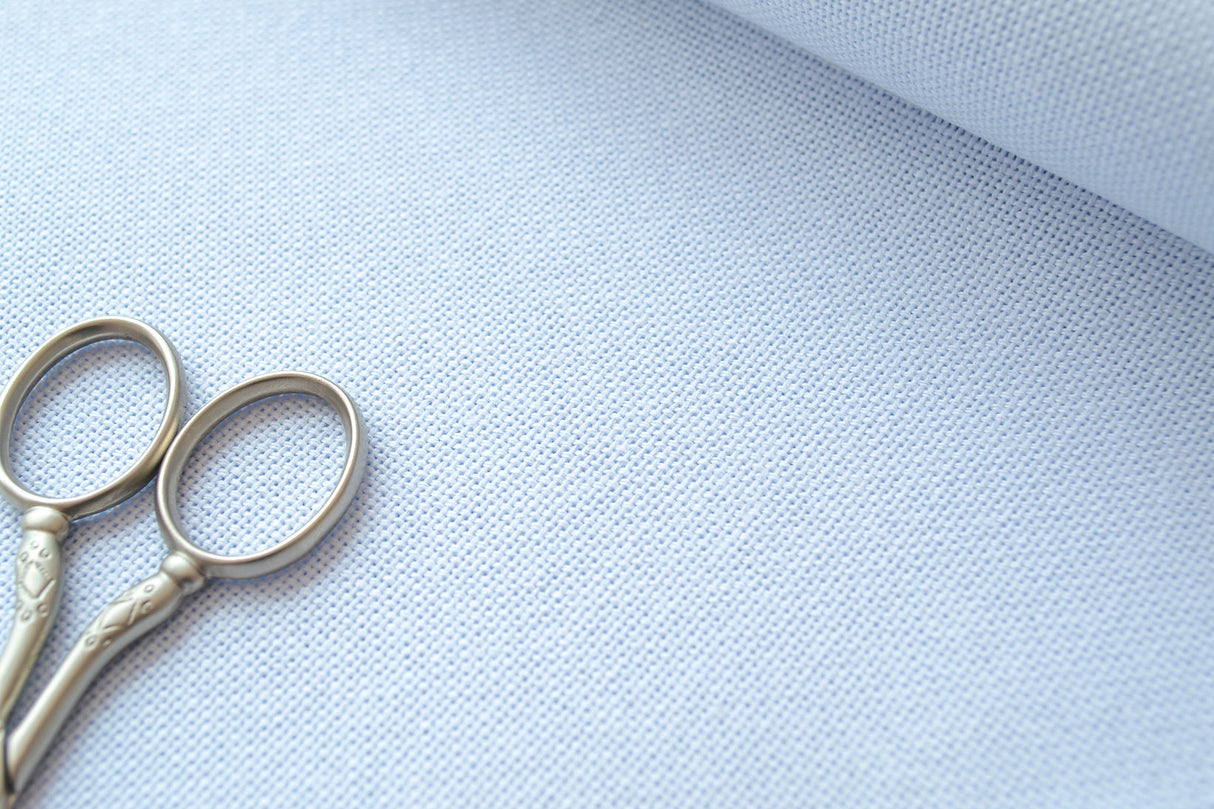 3835/513 Tela Lugana 25 count. Little Boy Blue de ZWEIGART tela para punto de cruz