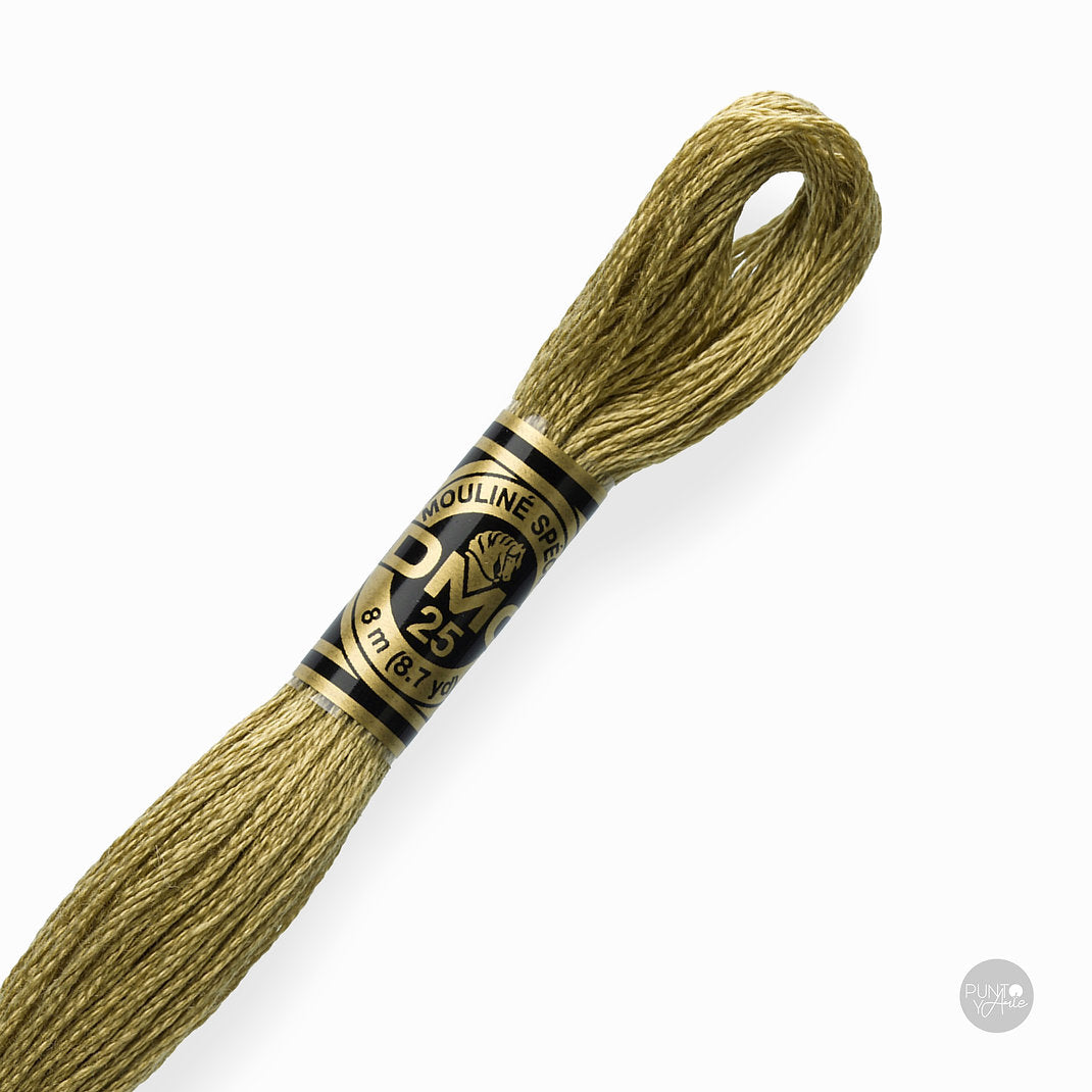 371 Fil à broder DMC Mouliné Spécial 117MC 8 mètres