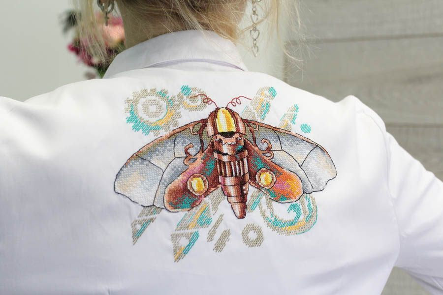 Kit de Punto de Cruz 'Hawkmoth' - SV-810 MP Studia