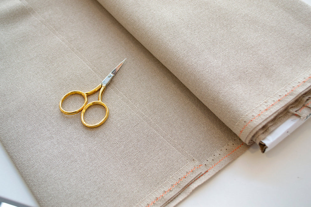 3835/779 Tissu Lugana 25 ct. Taupe légère ZWEIGART pour point de croix