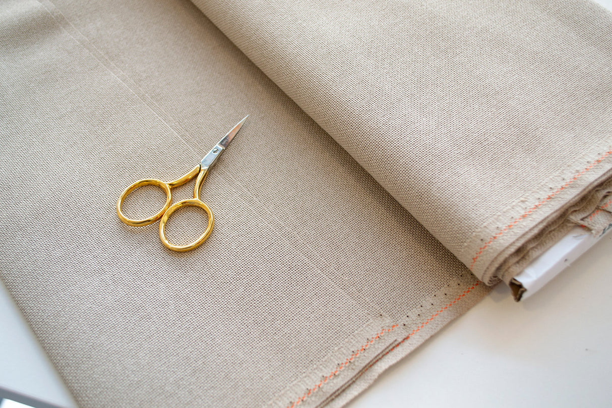 3835/779 Tissu Lugana 25 ct. Taupe légère ZWEIGART pour point de croix