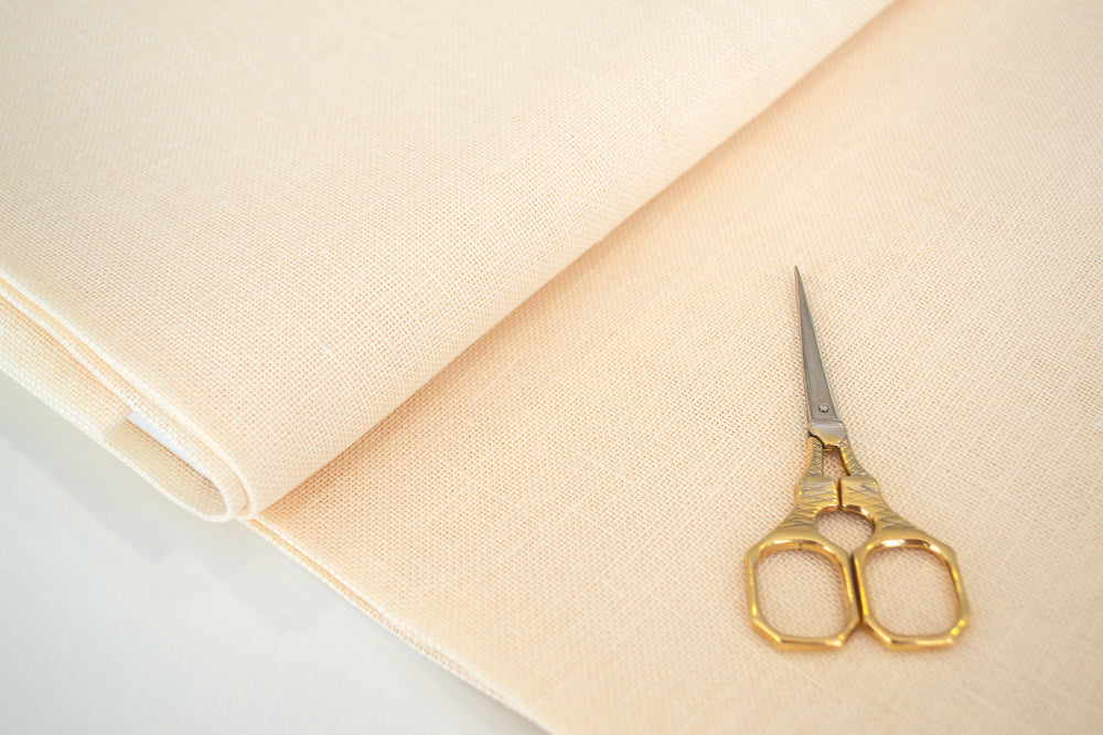 3604/222 Tissu en lin Dublin 25 ct. Crème de ZWEIGART
