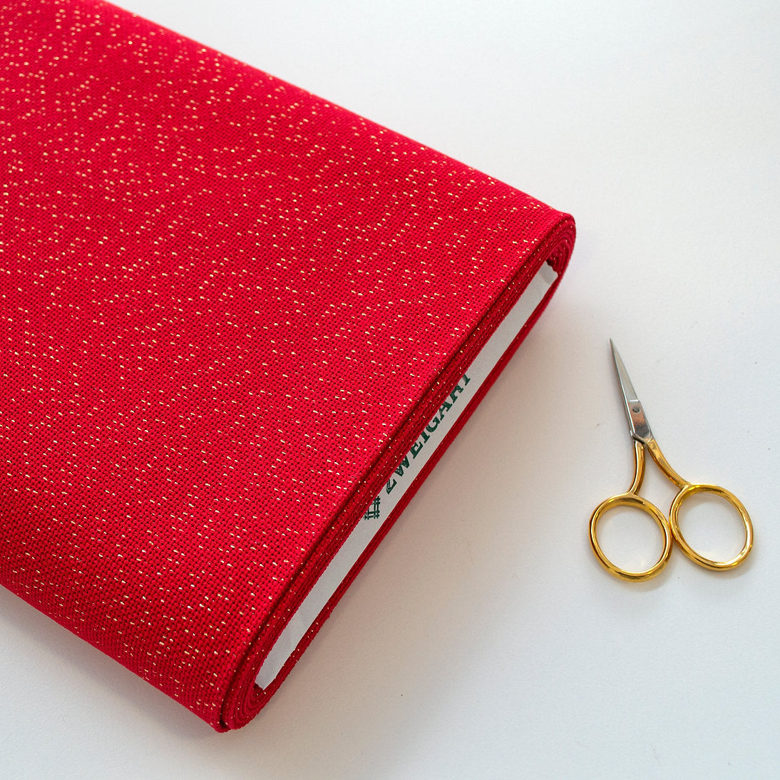 3256/9089 Tissu Bellana 20 ct. ZWEIGART Coloris Rouge 2% fil métallisé