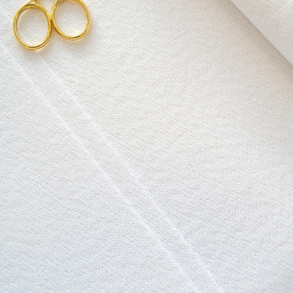 3984/11 Tela Murano Lugana 32 ct. Lurex plateado de ZWEIGART