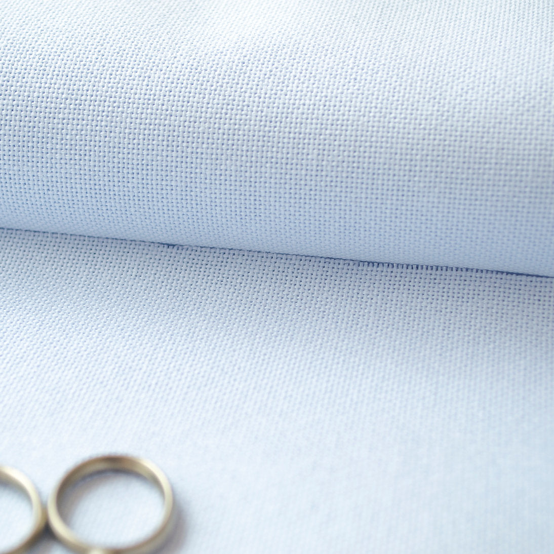 3835/513 Tela Lugana 25 count. Little Boy Blue de ZWEIGART tela para punto de cruz