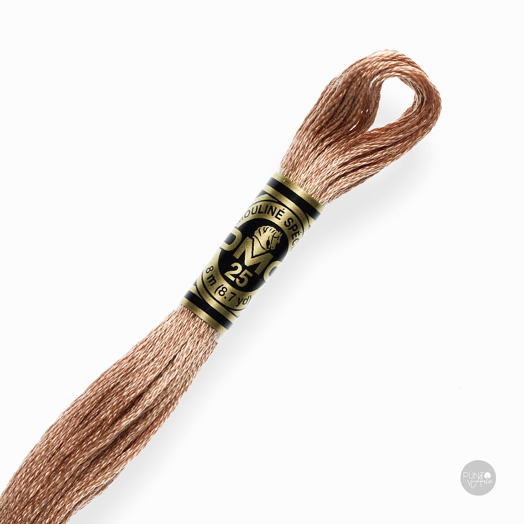 3064 Fil à broder DMC Mouliné Spécial 117MC 8 mètres