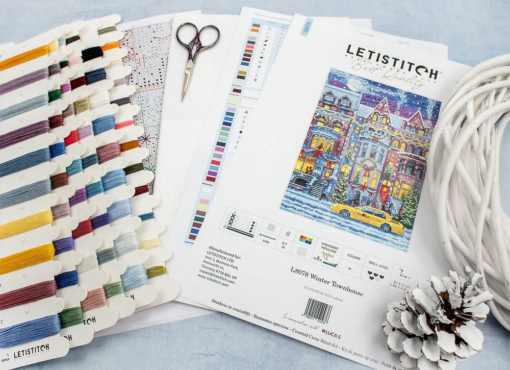 Kit de punto de cruz "Winter Townhouse" de Letistitch L8076