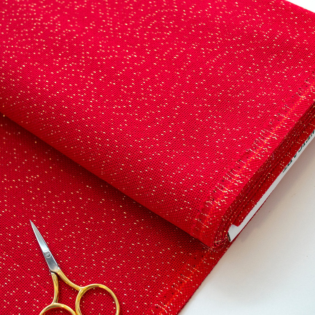 3256/9089 Tissu Bellana 20 ct. ZWEIGART Coloris Rouge 2% fil métallisé