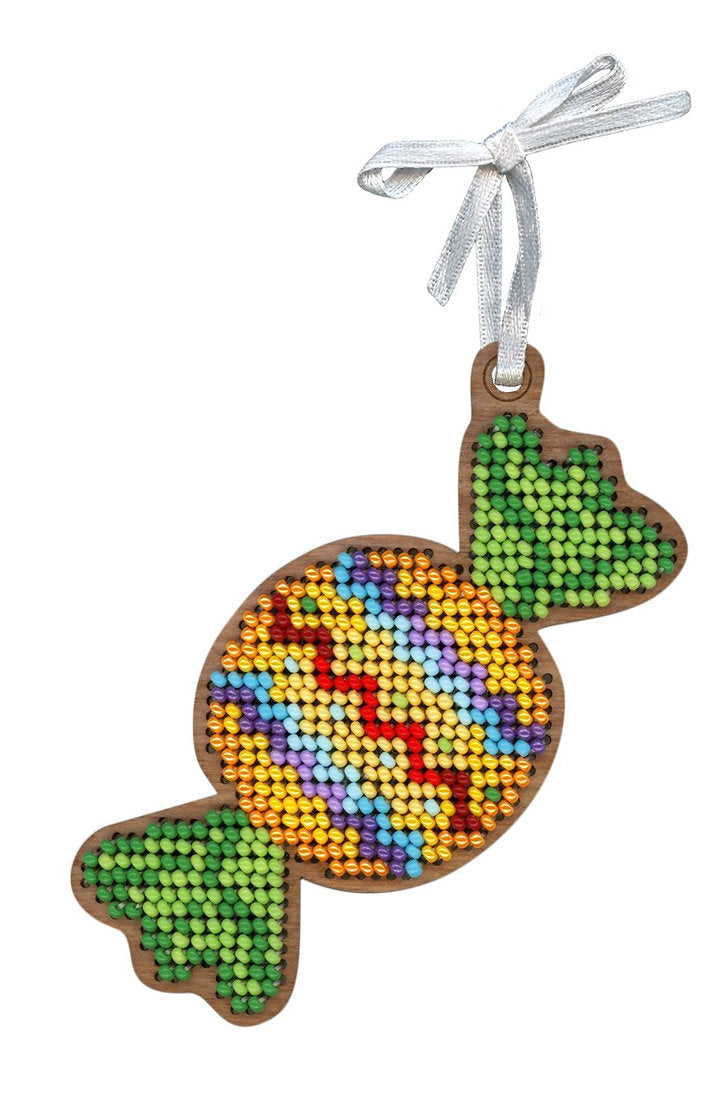 Bonbons. Boule de Noël - SO-064 MP Studia - Kit avec perle
