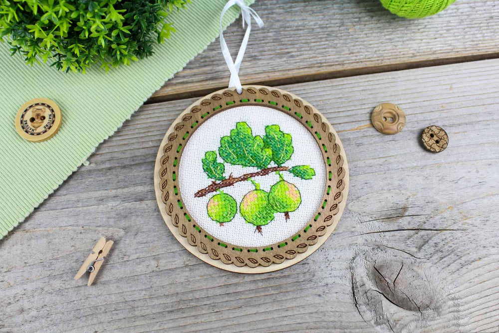 Bordado en madera MP Studia SO-130 – Miniatura “Bayas del campo: Grosellas”