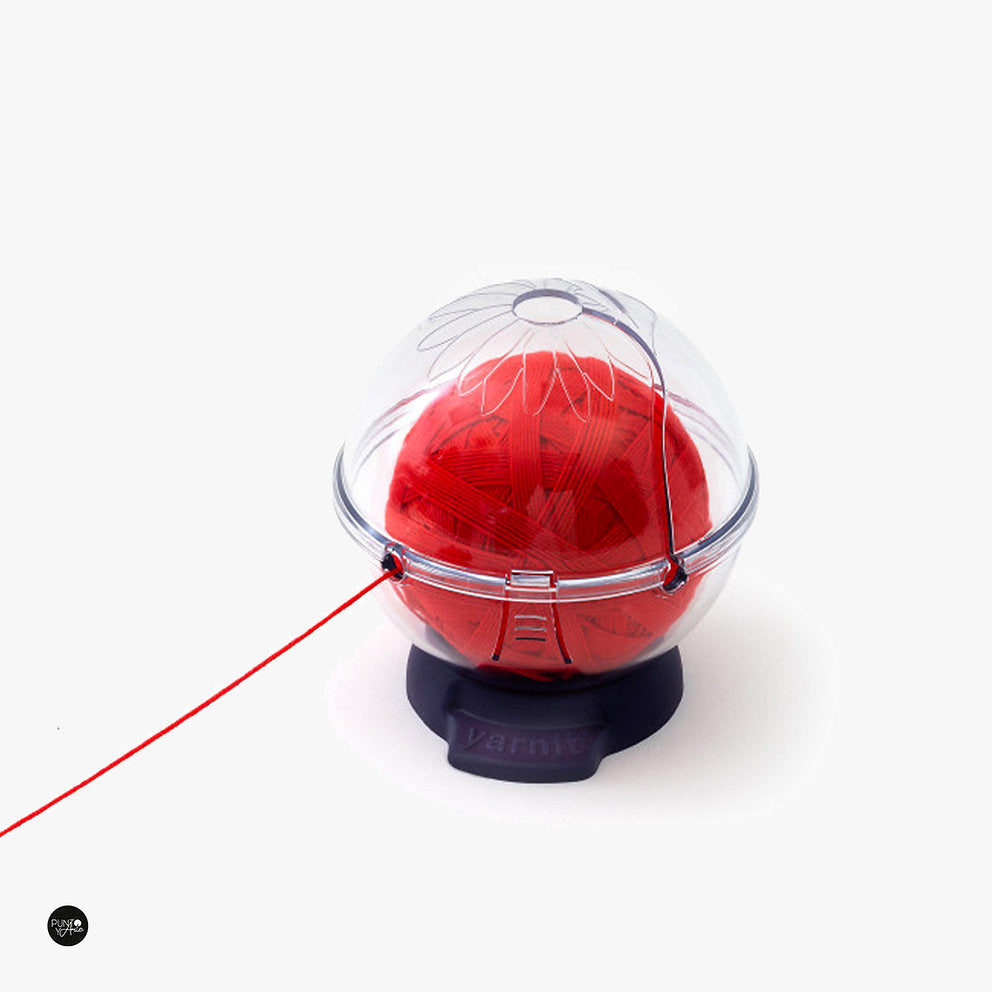 Prym Yarnit Ball Holder: Innovation and Comfort for Your Knitting Projects