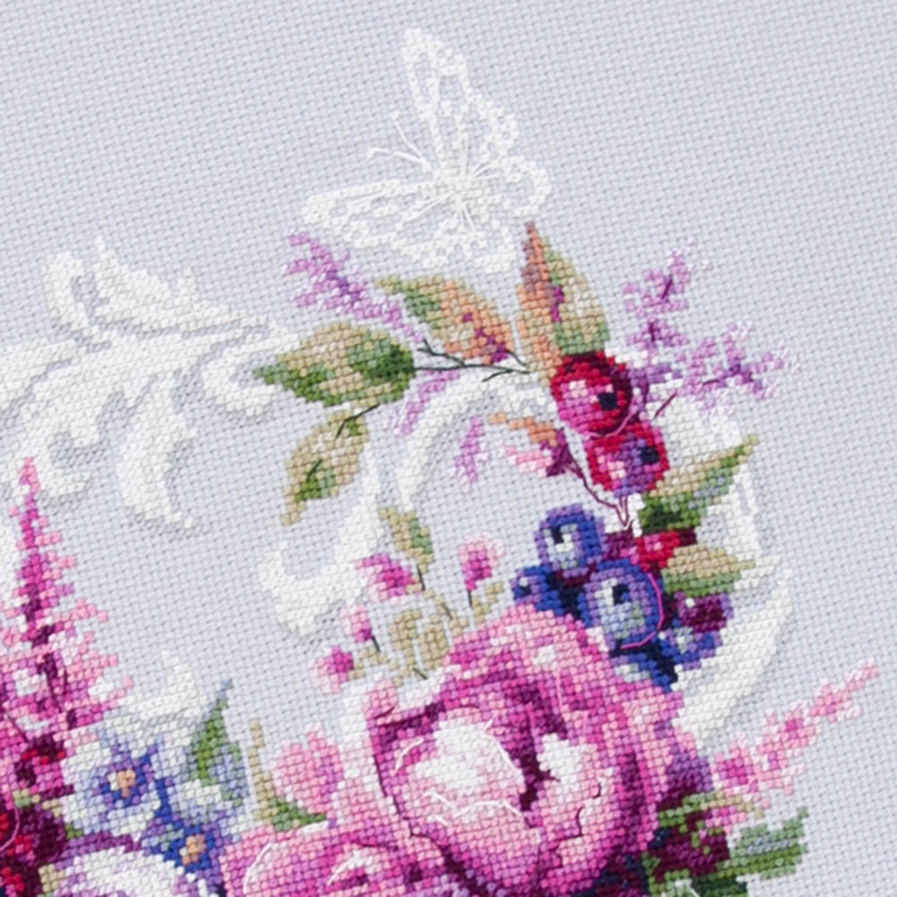 Kit de Punto de Cruz 70-04 “Purple Silk Peonies” – Magic Needle