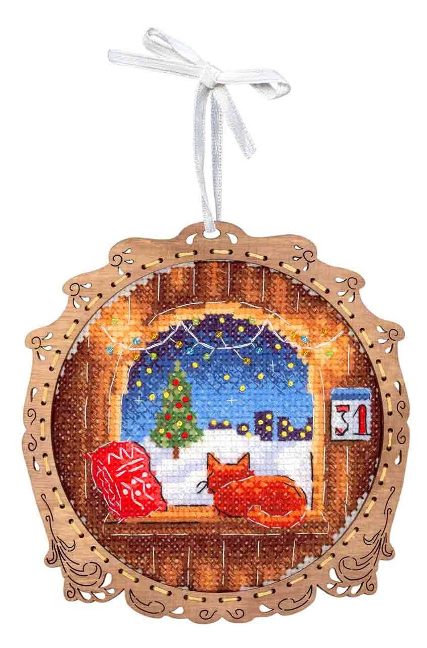 Cross-stitch kit on wooden base "Miniature. Winter behind the window" SO-119 MP Studia