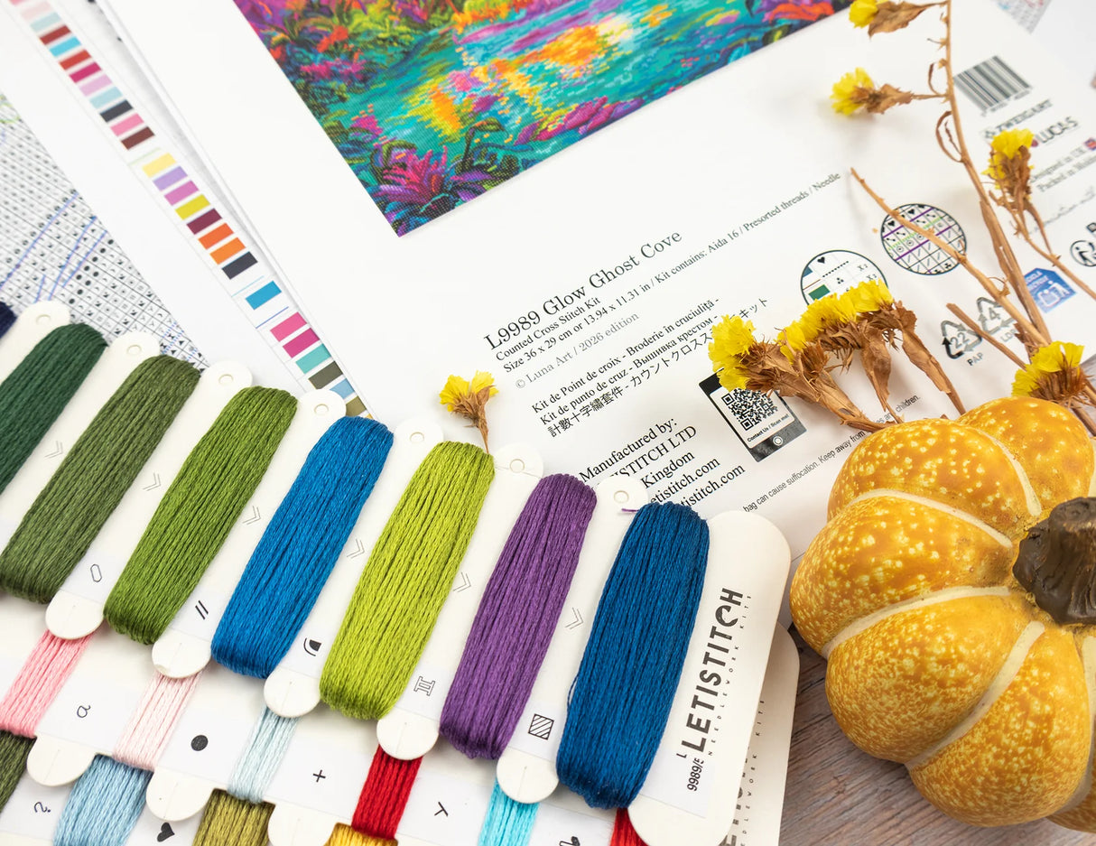 Kit de punto de cruz LetiStitch L9989 Glow Ghost Cove con fantasma luminoso