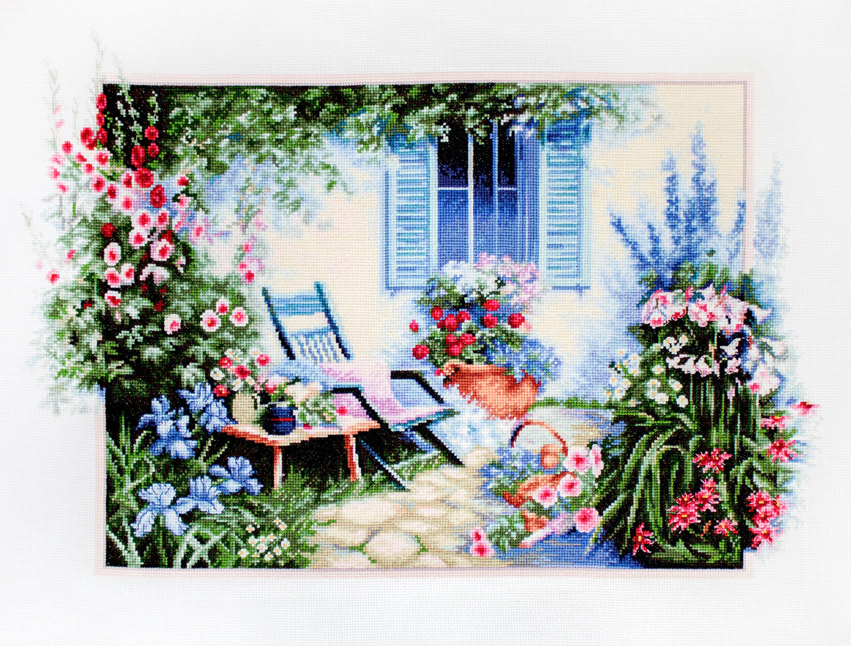 B2342 Flower Garden - Luca-S - Cross Stitch Kit