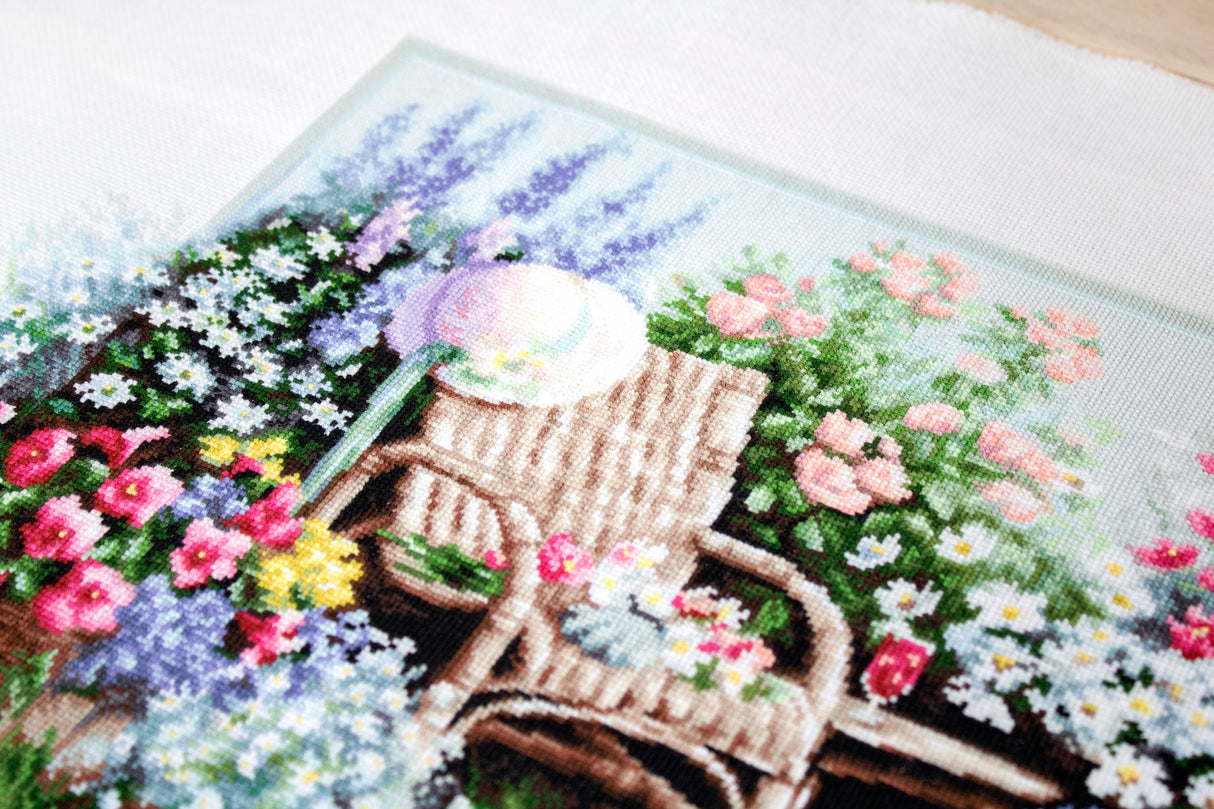 B2344 Blooming Garden - Luca-S - Cross Stitch Kit